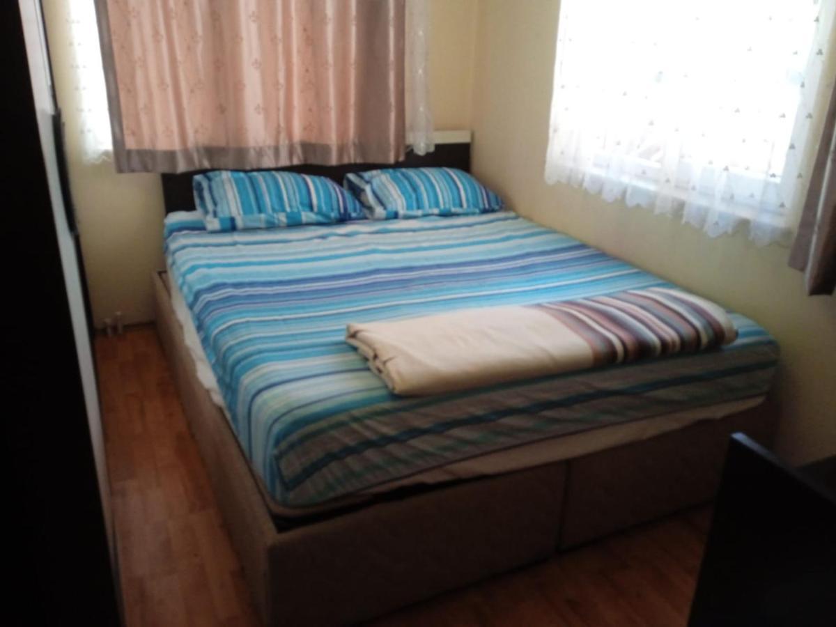 4 Persons Flat House - Cheap Homestay Sleeping Place Daire